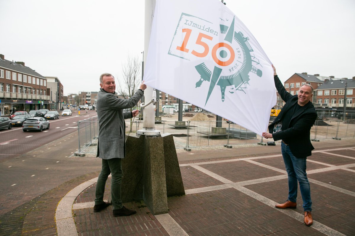 Gister onthulde burgemeester Frank Dales het logo voor 150 jaar IJmuiden. Inwoners, ondernemers, stichtingen, verenigingen en scholen kunnen subsidie aanvragen voor activiteiten, events en projecten die in het teken staan van het jubileumjaar.

Meer info: velsen.nl/burgemeester-o…