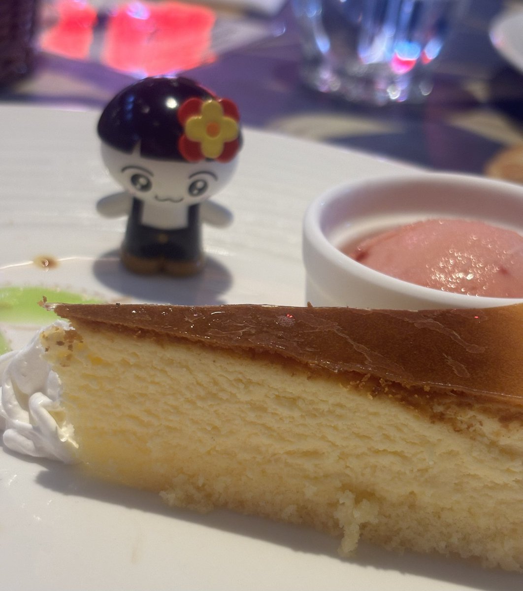 api4mama's tweet photo. 【大学受験生ママ】

我が子を心配し過ぎで病み気味やらかしさん😇

一方，真逆で

息子がどの大学を受けるか知らなかったし，息子のことを考えるほど暇ではない私😝

そんな我が家から歩いて3分のやらさしさんとのトレカ交換で
急遽，ティニ娘を連れてティニ会💨
#ateez
#hanamon 
#teezmon https://t.co/ywnX2MDt5Y