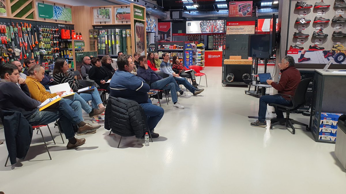 binsoft_ca's tweet image. Avui seguim amb les jornades de #Formació del programa de gestió @ctrlintegral especialitzat en la gestió de subministres industrials, ferreteries i materials de construcció al 360 de Cadena88