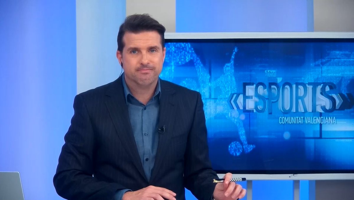 InformatiusESAP's tweet image. youtu.be/PzXHj3IMBVk Ja està disponible l'última edició del nostre informatiu en el nostre canal de YouTube.  També podeu vore'l en directe a través de @7TeleValencia @informaciontvA @nordtv @TVCS_ @TV_Comarcal i Vetevé Vila-real. Presentat i dirigit per @oscar_marhe