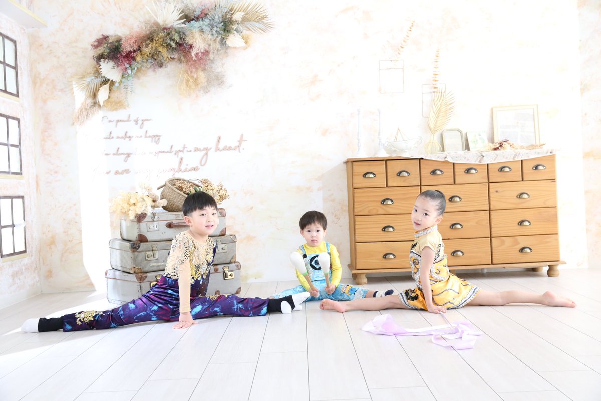 TOBAN杯無事終わりました❤️ご来場いただいた皆様、ありがとうございました✨オープニングで泣き叫んでいたのは谷本家の3番目です😂この3人がどんな新体操人生を送るのか楽しみ❤️
#ソルクス体操クラブ
#男子新体操
#加古川
#谷本奏翔
#新体操
#TOBAN杯