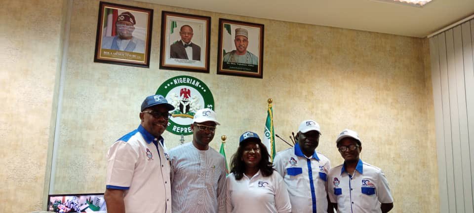 GodwinOffiono's tweet photo. Yesterday, I had the honour of receiving a delegation from my alma mater, the University of Calabar (UNICAL), led by the Vice Chancellor, Prof. Florence Obi.

The visit was to formally inform me of my nomination for the prestigious "Face of UNICAL at 50" Award,… https://t.co/voi2QfbQS3