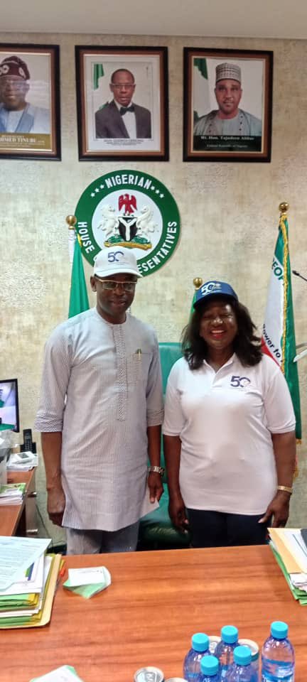 GodwinOffiono's tweet photo. Yesterday, I had the honour of receiving a delegation from my alma mater, the University of Calabar (UNICAL), led by the Vice Chancellor, Prof. Florence Obi.

The visit was to formally inform me of my nomination for the prestigious "Face of UNICAL at 50" Award,… https://t.co/voi2QfbQS3
