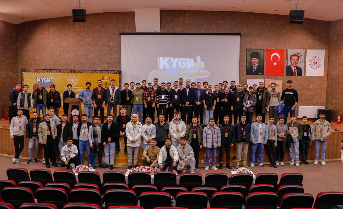 "Dijital dünyada etkili olmanın sırrı: Doğru içerik, doğru kitle, doğru etki." ✅

Eskişehir Sosyal Medya ve İletişim Kampı'nda, Bilgi Teknolojileri ve İletişim Kurumu Sosyal Medya Koordinatörü ve içerik üreticisi Abdi Baktur, "Influencer Penceresinden Sosyal Medya" başlıklı