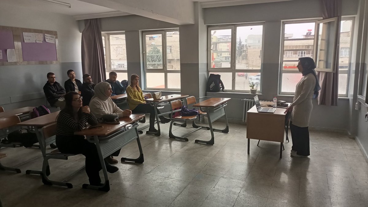 TEKNOFEST okul koordinatörümüz öğretmenlerimize bilgilendirici sunum yapmıştır. Teşekkür ederiz 
<a href="/Cgnde/">Cengiz GÜNDEŞ</a> 
<a href="/NizipilceMEM/">Nizip İlçe Milli Eğitim Müdürlüğü</a>