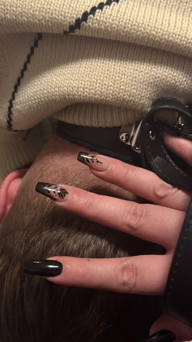 Guten morgen Findom  zigeretten und Kaffee  sind zu übernehmen 

#FinDom #Femdom #zahlsau #zahlschwein #zahltrottel #paypig #geldherrin #moneydom