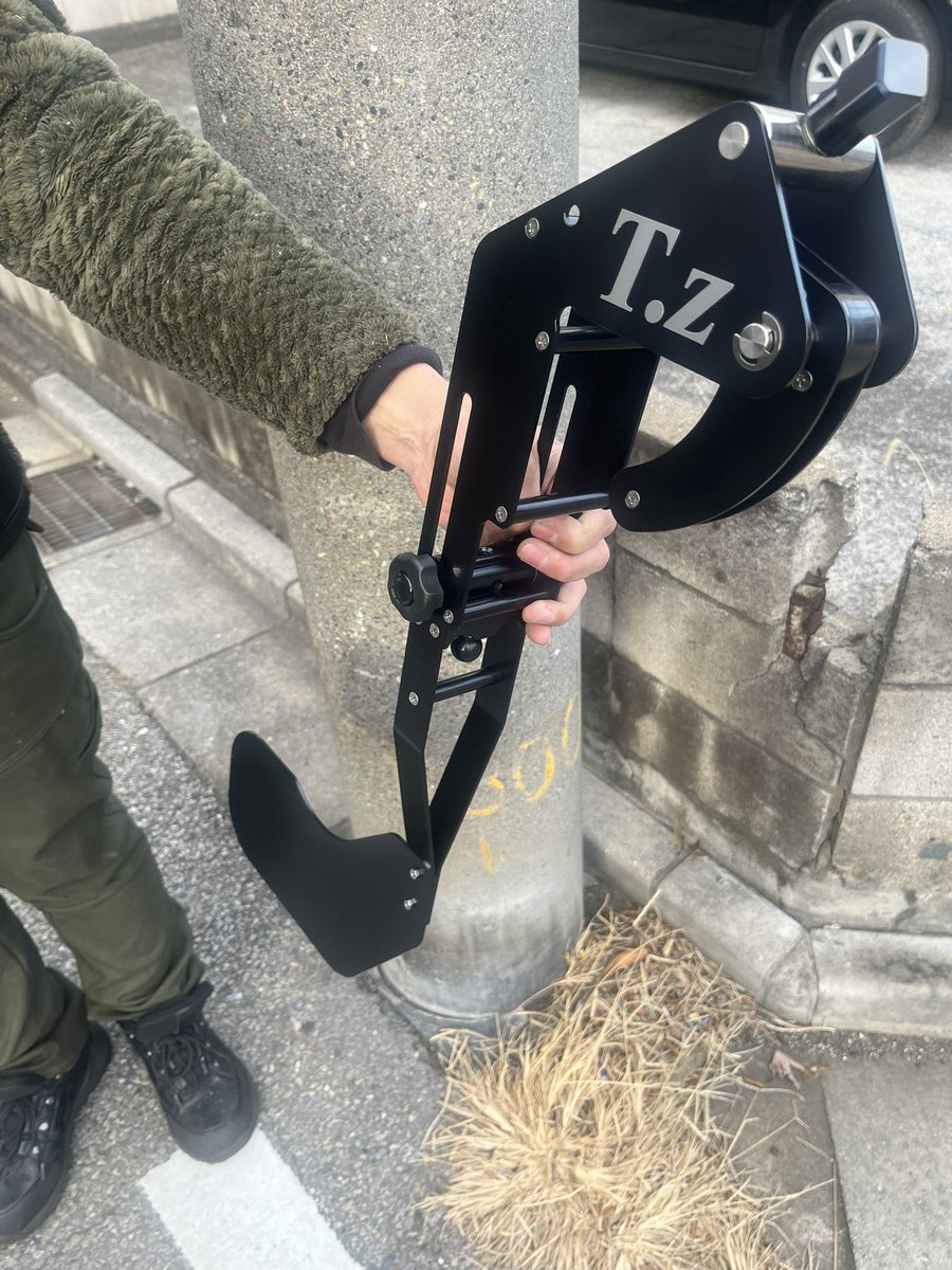 yasu09171986's tweet photo. T.Zファクトリーに用事があり、限定モデルのT.Zラダーブラックエディションをみせて頂いた！
オリジナルもいいけど、ブラックで統一されているところがいい！
ブラックなのでどのレンタルボートにも合わせやすいと思います。 https://t.co/Q21RUPeuRK