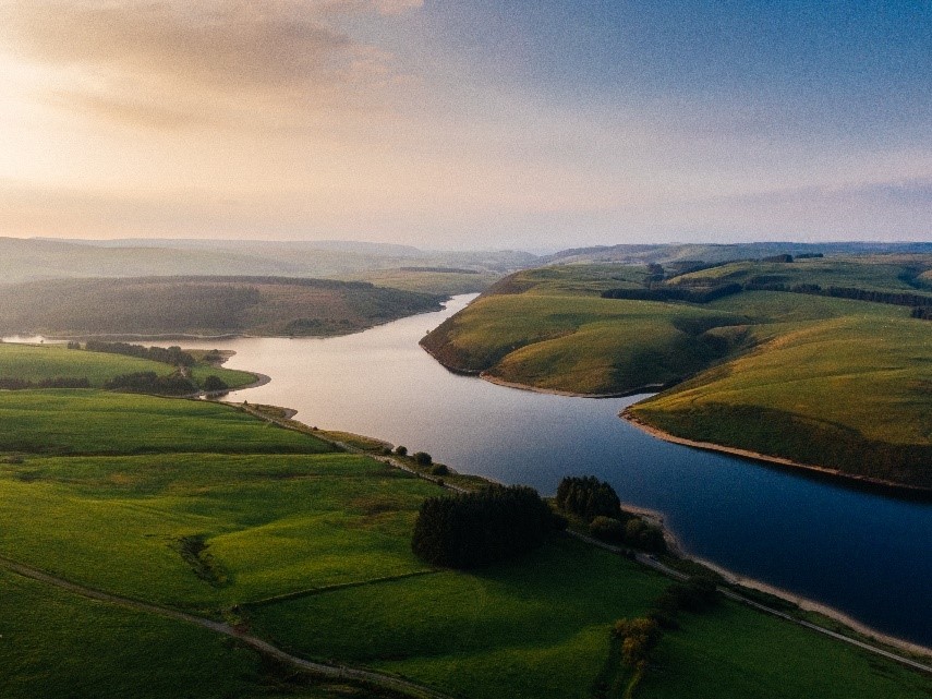 Darganfyddwch Harddwch Llyn Clywedog ar Lwybr Glyndŵr🌲

Pasiwch o dan yr argae a chrwydrwch ar hyd y lan ddeheuol, lle mae rhywogaethau prin fel barcudiaid coch a bwncathod ym aml i’w gweld yn hedfan fry. 🚶‍♀️🦅

Dysgwch fwy am y daith gerdded hon 👉 loom.ly/s5d9Nxc