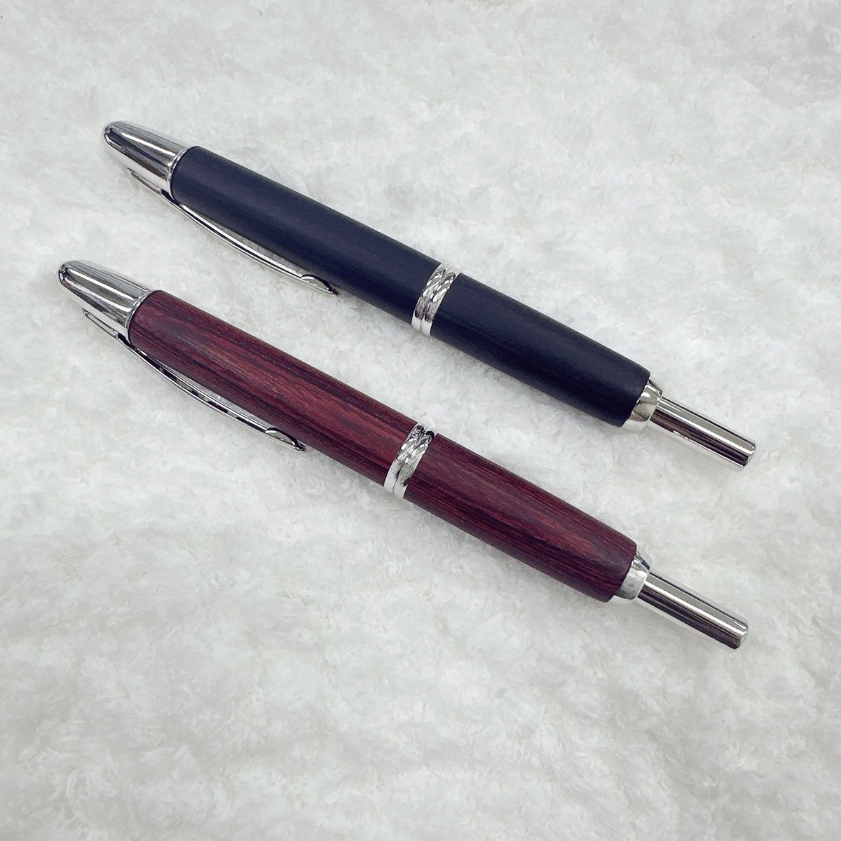 #콩설기산다

파이로트 우드 캡리스 세트 완성😎