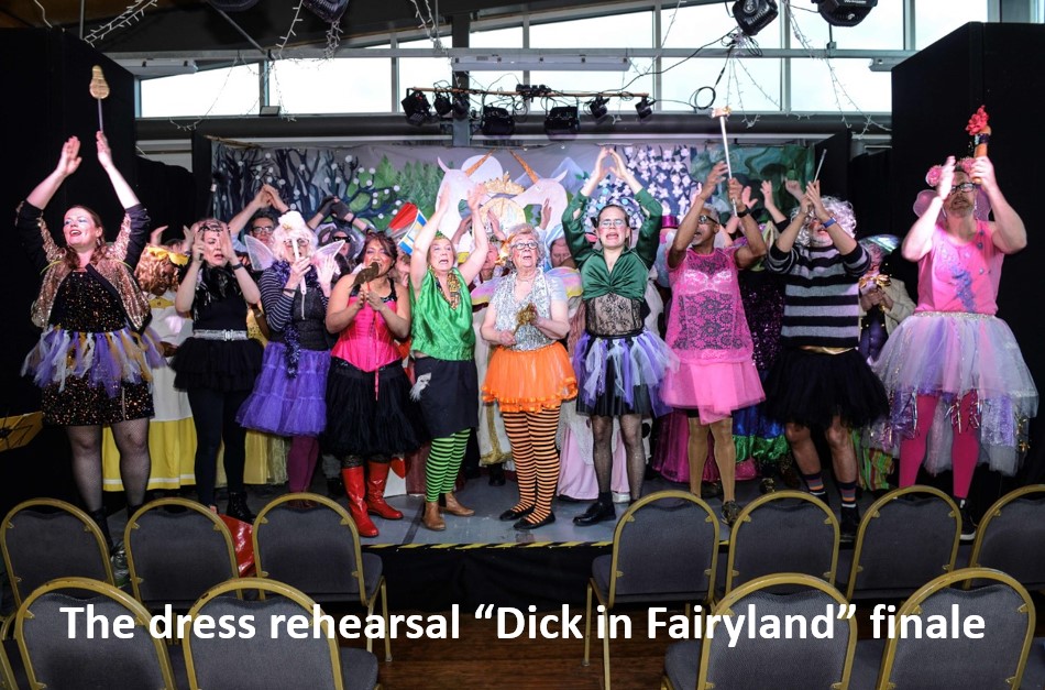 Here's one way to do #crowdfunding.
30 #Greenwich Yacht Club members made costumes, props and built sets. 30 more dressed up, tried to learn lines, and performed a panto.
All to encourage you to donate to RNLI Tower Lifeboat Station and Greenwich Foodbank.
greenwich.foodbank.org.uk/donate/donate-…