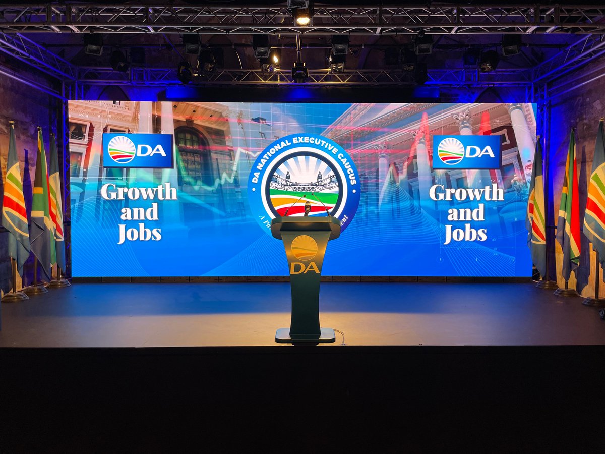 Our_DA's tweet photo. 🔴 [LIVE NOW] Watch as DA Leader John Steenhuisen unpacks the DA's successes in the GNU and the Party's expectations for the State of the Nation Address. Hear how the DA is making a difference in national government.

Broadcast links ⬇️

YouTube: https://t.co/G2tu3k9Cpr

Facebook: https://t.co/UJbvDWLvyX

#DApresser #SONA2025
