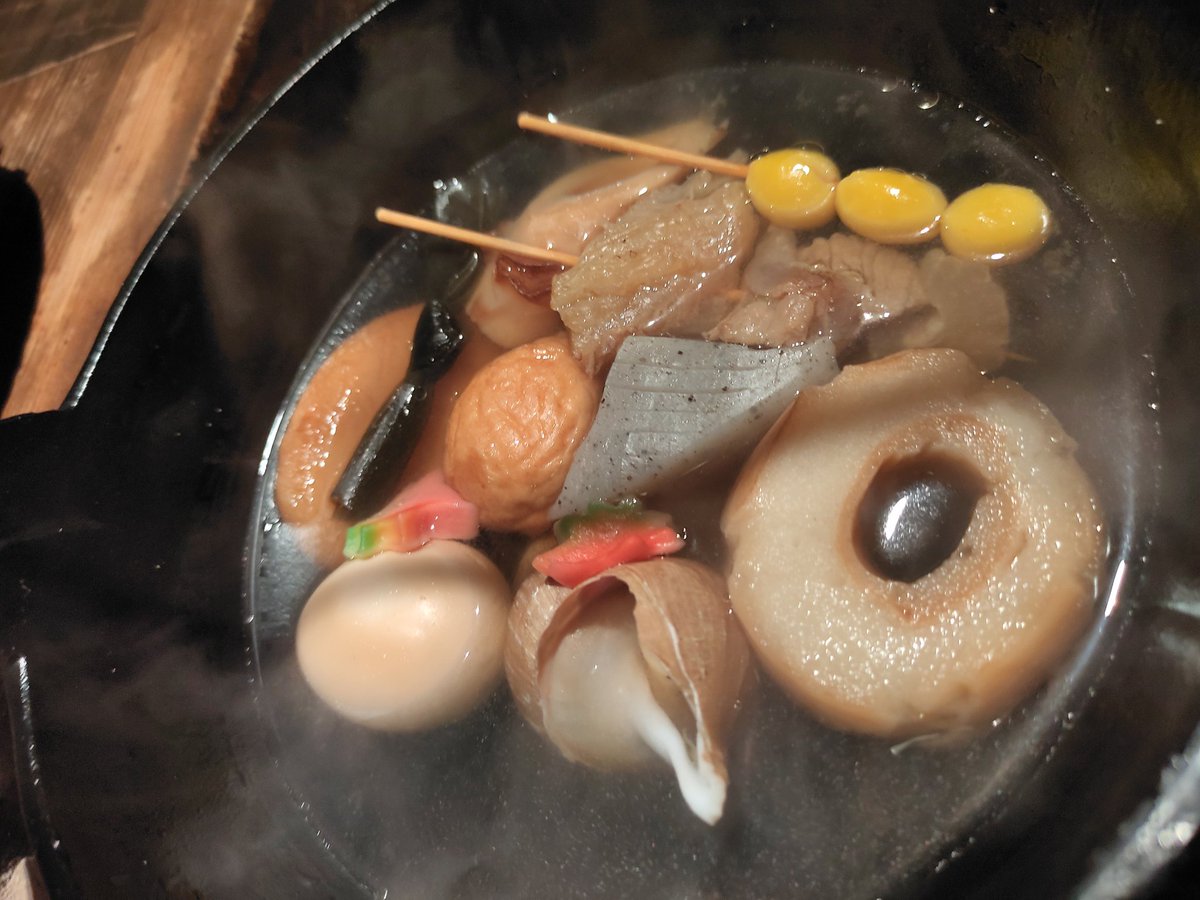 ご飯あまりにもおいしすぎてあっというまになくなりそうっ
和牛サイコロステーキも味めちゃくちゃいいし岩塩でいくとさらにやばいっ
あとおでんっ!おでんの出汁めっちゃうまーいっ!あと麩っいいわねっ
どれもおいしすぎるっ
#はねるグランピング #GLAMHIDE 