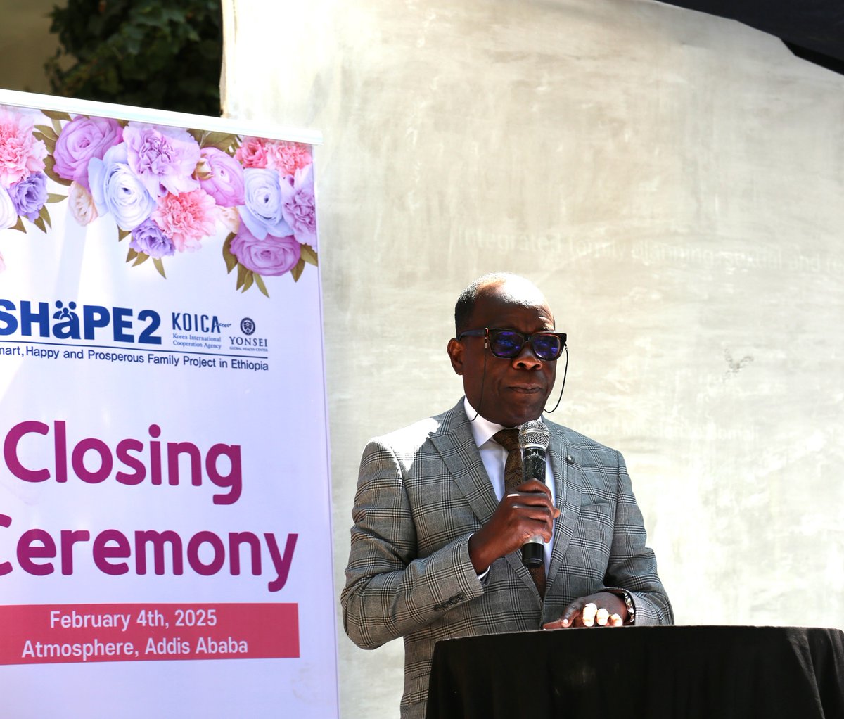 UNFPAEthiopia's tweet photo. @UNFPAEthiopia  &amp; KOICA partnered on a project over the past 5 yrs to improve access to #FamilyPlanning &amp; #SRH for youth &amp; women. UNFPA Deputy Rep., Taiwo Oluyomi, thanked Gov't and people of 🇰🇷 for the support urging continued investment in these vital services. https://t.co/7VXEnFwu9K