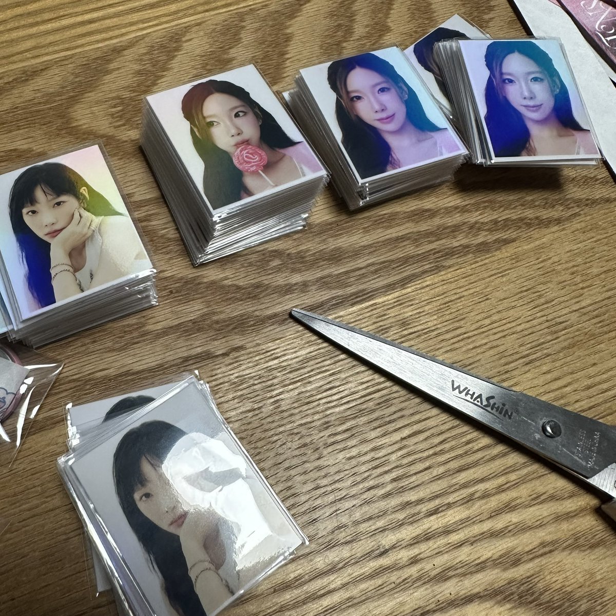 𝗧𝗔𝗘𝗬𝗘𝗢𝗡 𝗖𝗢𝗡𝗖𝗘𝗥𝗧 - 𝗧𝗛𝗘 𝗧𝗘𝗡𝗦𝗘 𝗜𝗡 𝗦𝗘𝗢𝗨𝗟

🦋첫,막콘 나눔🦋

- 증명사진 3종 중 1종 랜덤
- 핀뺏지, 손목띠 1종
- 증명사진 2종

👏1인당 1세트이며 첫,막 각 50세트👏
💫당일 장소 및 착장 공지💫

많관부합니다!💕

#탱콘나눔 #더텐스 #태연 #TAEYEON #RT #탱콘