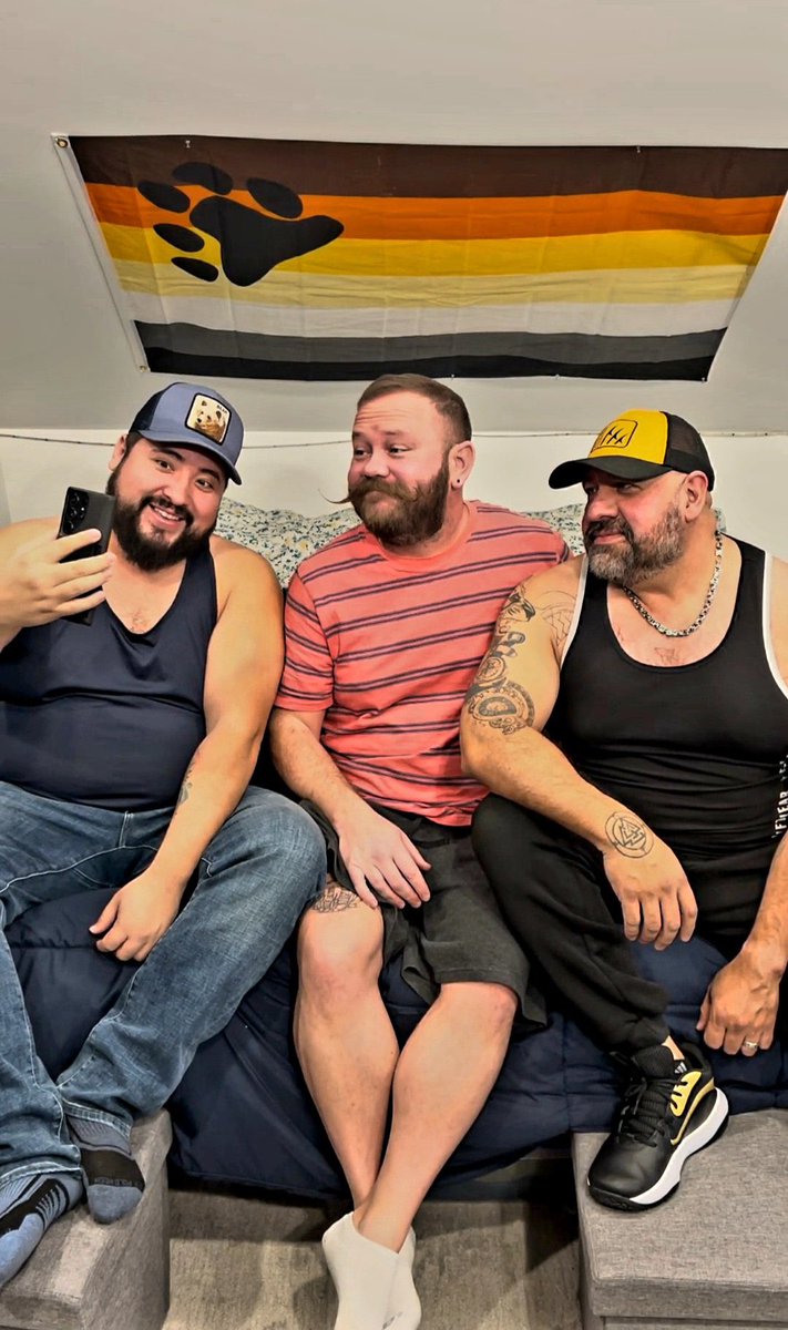 gunclebeebs's tweet photo. So this happened! Soon it will be on OF. 
@JasonBearlove @HENRYBEARUT https://t.co/ZpynMEEYqK