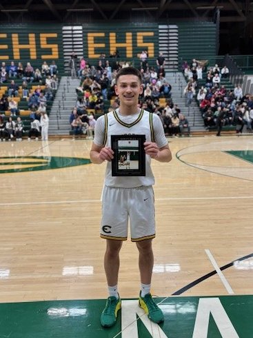 3A GSHL Boys Basketball: Evergreen 61, Kelso 47. Dez Daniel with 20 points to surpass 1,000 career points for Evergreen. The Plainsmen have won three straight and are tied with Heritage for the league's final bi-district berth with one game to play.