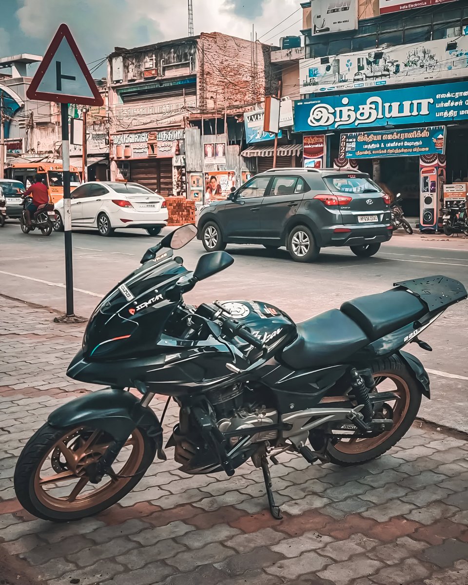 LLUVIATURIZMO's tweet image. 🚀 Elevate Your Pulsar 220 with LLUVIA Top Rack! 🚀

🔗 Shop Now: lluvia.in
🎥 Special Thanks: @pro_shifter_220 for capturing true Pulsar perfection

#LluviaIndustries #LLUVIATurizmo #Pulsar220 #PulsarLove #220f #Pulsar #220f #BIKER