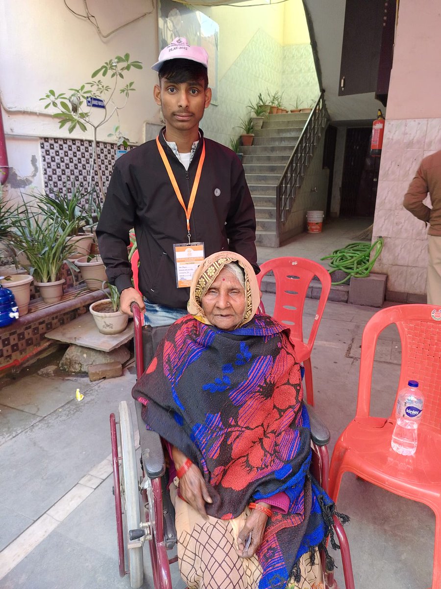 District Magistrate, South West Delhi (@dmsouthwest1) on Twitter photo 🗳️Our senior citizens are stepping up for #DLAE2025, proving that age is no barrier to democracy! With dedicated volunteers ensuring smooth access to polling stations, every vote counts! 💪🇮🇳 Let’s celebrate their spirit and commitment! <a href="/ECISVEEP/">Election Commission of India</a>
<a href="/CeodelhiOffice/">CEO, Delhi Office</a>
<a href="/lsinghal17/">Lakshay Singhal, IAS</a> 🗳️Our senior citizens are stepping up for #DLAE2025, proving that age is no barrier to democracy! With dedicated volunteers ensuring smooth access to polling stations, every vote counts! 💪🇮🇳 Let’s celebrate their spirit and commitment! <a href="/ECISVEEP/">Election Commission of India</a>
<a href="/CeodelhiOffice/">CEO, Delhi Office</a>
<a href="/lsinghal17/">Lakshay Singhal, IAS</a>