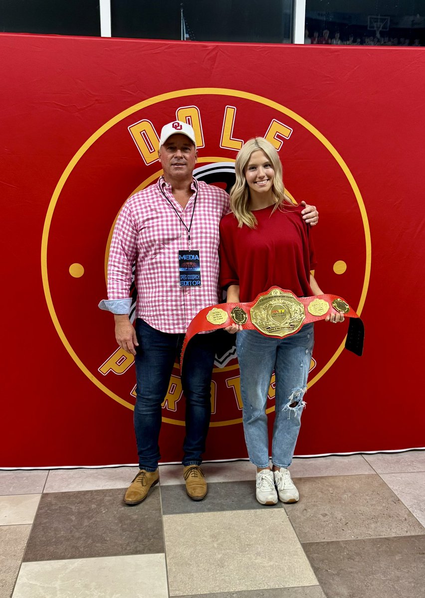 PrepNation_TV's tweet photo. #OKPrepScene: @PiratesDale Trumvirate
Win Prep Nation Awards. Gallery 1 of 5
@KinsleyHill11 Class 2A Young Gun
Pitcher of the Year
@KinleyPatten2027 Class 2A Glove
Defensive Player of the Year
@JackRooker76612 Class 2A Young
Gun Pitcher of the Year https://t.co/lK7m1ddEM0
