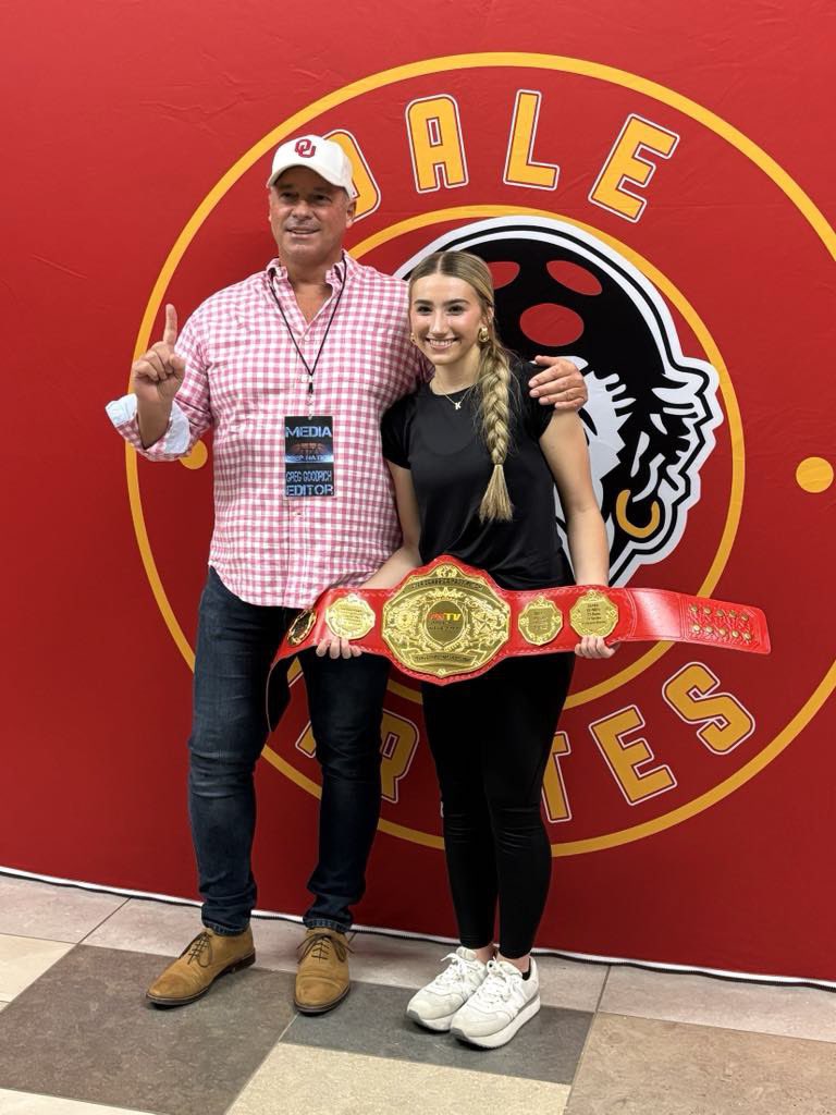 PrepNation_TV's tweet photo. #OKPrepScene: @PiratesDale Trumvirate
Win Prep Nation Awards. Gallery 1 of 5
@KinsleyHill11 Class 2A Young Gun
Pitcher of the Year
@KinleyPatten2027 Class 2A Glove
Defensive Player of the Year
@JackRooker76612 Class 2A Young
Gun Pitcher of the Year https://t.co/lK7m1ddEM0