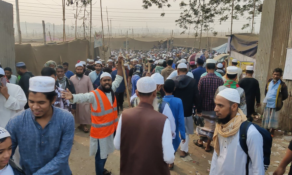 অপেক্ষা আখেরী মোনাজাতের, সড়কে যানচলাচল স্বাভাবিক