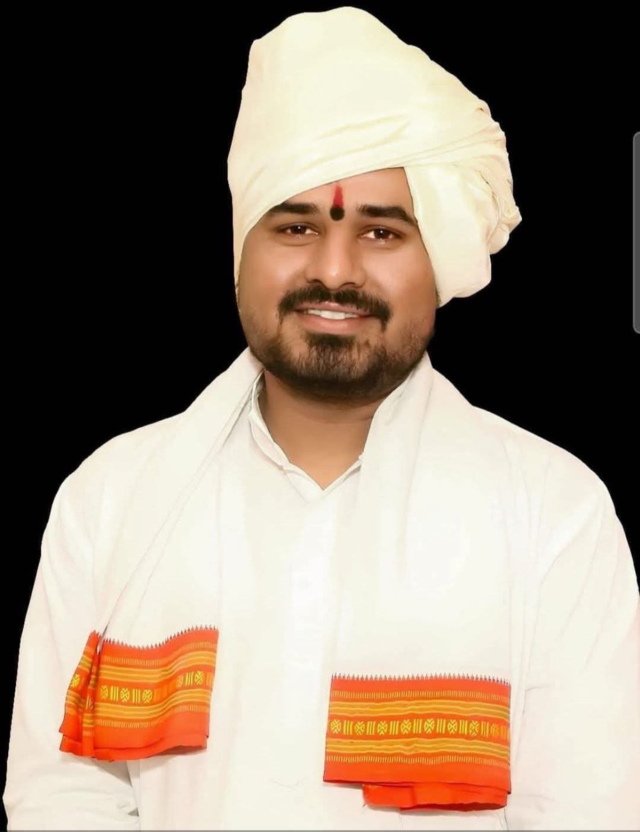 NiteshNRane's tweet photo. *संत तुकाराम महाराजांचे वंशज,राष्ट्रीय स्वयंसेवक संघांचे स्वयंसेवक ह.भ.प शिरीष महाराज मोरे यांचे आज आकस्मित निधन झाले*
*मोरे कुटुंबियांना हे दुःख सहन करण्याची शक्ती परमेश्वराने देवो व आत्म्यास सदगती मिळो हिचं परमेश्वरा चरणी प्रार्थना...*
*ॐ शांती*
*भावपूर्ण श्रद्धांजली💐*

#BhavpurnShradhanjali #dehu