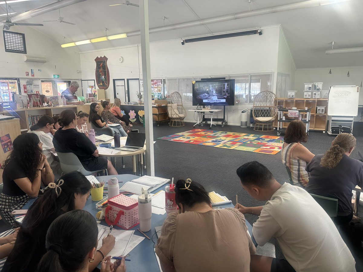 Liz vandermeulen tweet media