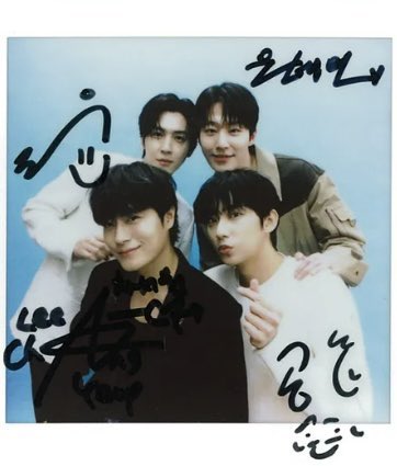 1taemwon's tweet photo. 가족사진 https://t.co/dDUcgL4i3Q