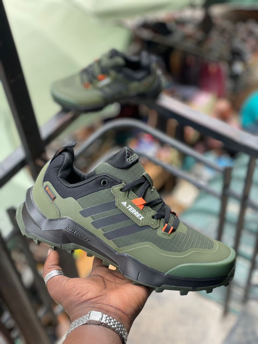 QueenOnlineBiz's tweet image. 🙏Nisaidie Repost🥰

#QUALITY SHOES🔥🛍️

~Brand name; TERREX🛍️🛍️

~Size; 40 41 42 43 44 45

➡️Price; 75,000/=

~Delivery available
📞 0623346245