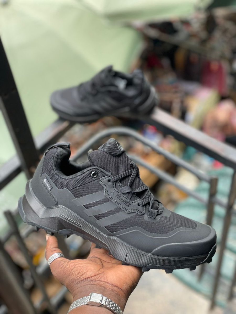 QueenOnlineBiz's tweet image. 🙏Nisaidie Repost🥰

#QUALITY SHOES🔥🛍️

~Brand name; TERREX🛍️🛍️

~Size; 40 41 42 43 44 45

➡️Price; 75,000/=

~Delivery available
📞 0623346245
