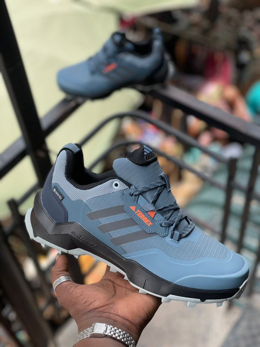QueenOnlineBiz's tweet image. 🙏Nisaidie Repost🥰

#QUALITY SHOES🔥🛍️

~Brand name; TERREX🛍️🛍️

~Size; 40 41 42 43 44 45

➡️Price; 75,000/=

~Delivery available
📞 0623346245