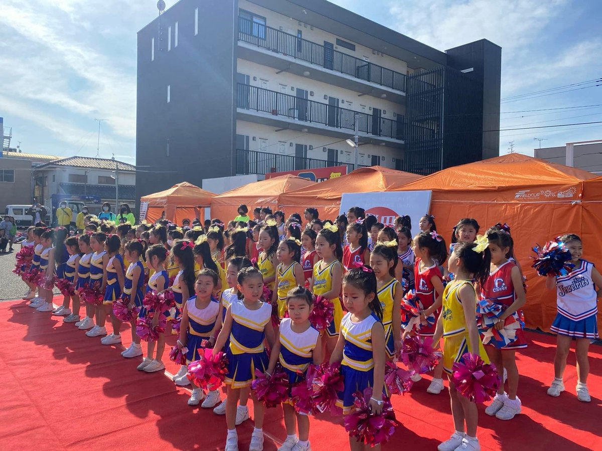hcdi_jp's tweet photo. 第61回勝田TAMARIBA横丁
TAMARIBAステージ💃🎤🦑🎙
出演アーティストをご紹介します
11:15~11:45
「D-for」さん
8組のアーティストによる華麗で圧巻のステージパフォーマンス(出演者の都合により撮影をお断りする場合がございます)
TAMARIBAステージ
https://t.co/mvP7PJXGDR
#Dfor #3月9日 #勝田TAMARIBA横丁 #茨城 #ひたちなか