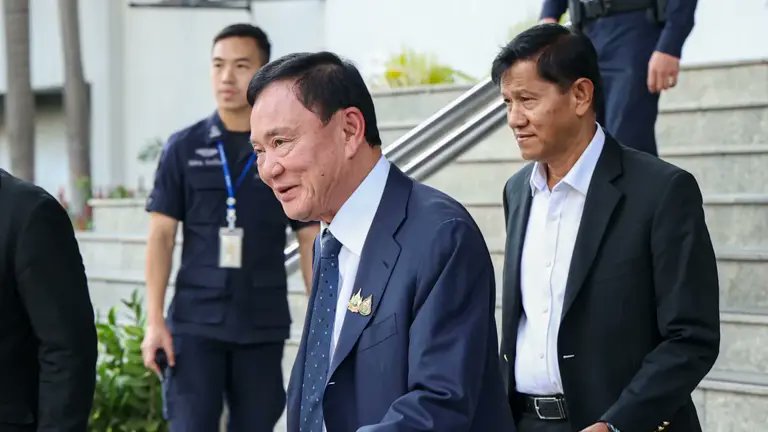 ถือแถน tweet media