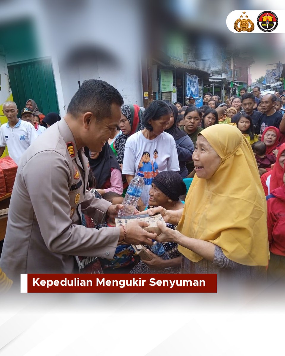 PolsekBarat2's tweet photo. Komitmen #PelayananPenuhKepedulian Polri Sigap Siaga Bantu Indonesia https://t.co/bp204znNN4