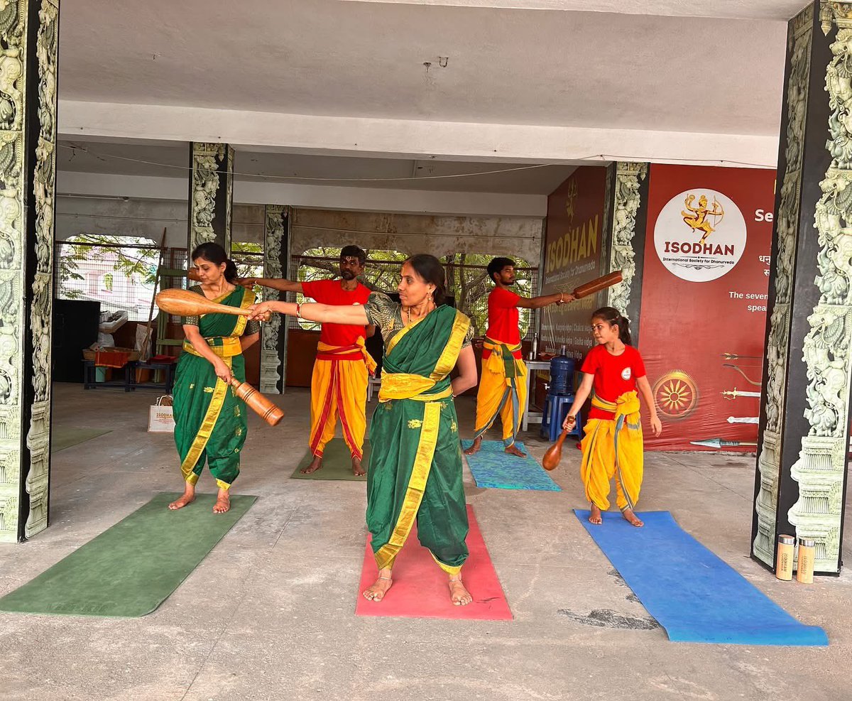 IDhanurveda's tweet photo. Under the banner of ISODHAN Foundation, the Dhanurvidya Acharya Shiksha Varga camp was successfully conducted in Tirupati from 19th to 31st January! 

#traditional #Indian #archery 

#Bharatiya #martialarts #veda #Dhanurvede #dhanurvidya https://t.co/sUFjDVKe82