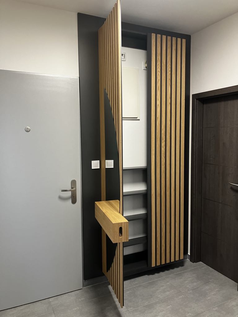 FurnexDesign's tweet photo. •Realizace skříně, která spojuje funkčnost s designem.✅
•Navštivte náš web🔻https://t.co/ZDU0pAQX3K🔻
.
.
.
#interiordesign #interiery #bydleni #nabytek #truhlarstvi #design #furniture #interier #vizualizace #kuchyne #skrine #chodba #zrcadlo https://t.co/rCmIhFU41q