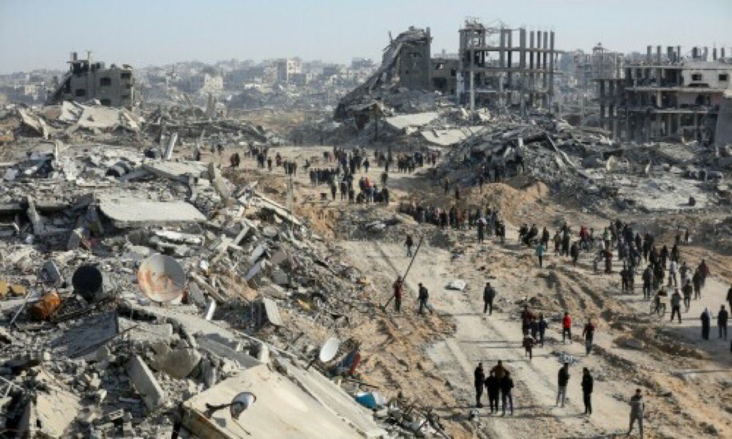 almuariza's tweet photo. El proyecto de Trump para Gaza (tomar el control, expulsar a sus habitantes, adueñarse de la tierra) ¿no habría que definirlo más bien como un plan de limpieza étnica? https://t.co/yPHbrCMx8m