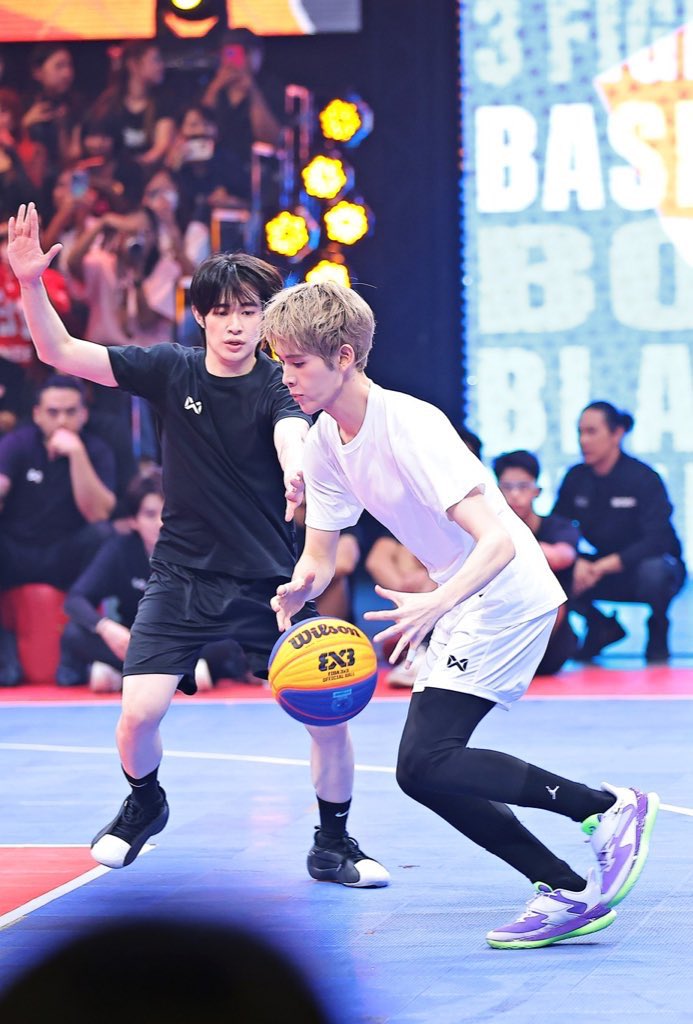 MomNJ_w's tweet photo. ในสนาม🏀 VS นอกสนาม🏀
ซีรีย์เรื่อง ดารากับหมาเด็ก เปิดกล้องเมื่อไหร่ค้าบ😆
#JamesSu #natasitt #JamesNat https://t.co/ZUB45oYTi7
