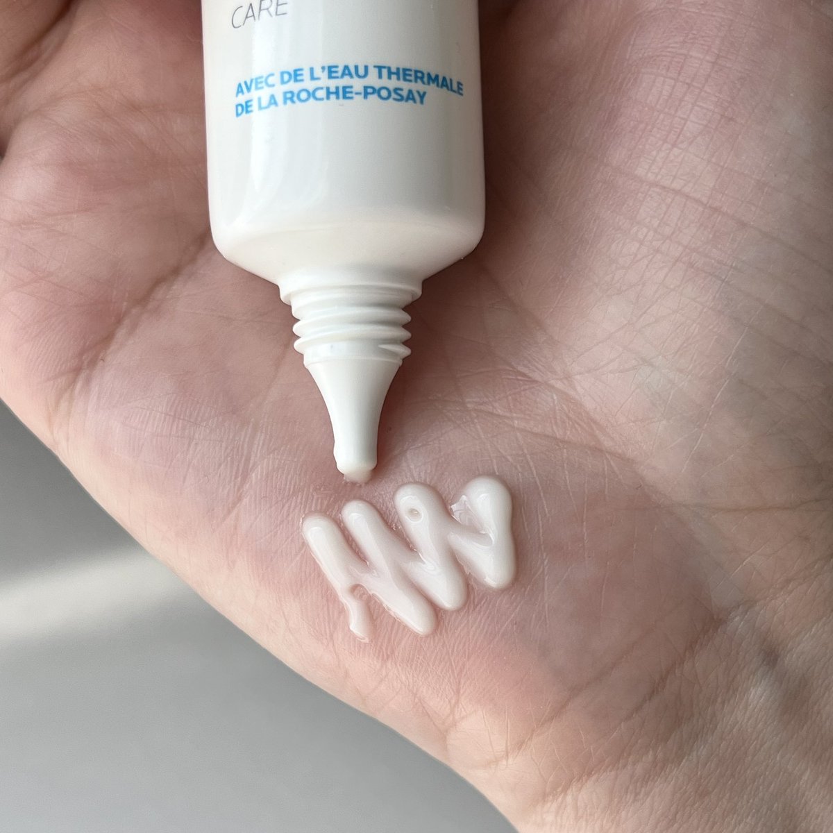 ยืนหนึ่งเรื่องลดสิวต้องให้เค้าแหละ La Roche-Posay Effaclar Duo M+ มอยซ์สำหรับคนผิวเป็นสิวโดยเฉพาะ สิวเราชอบขึ้นตรงบริเวณนี้ เป็นๆหายๆตลอด เลยลองใช้แค่ตัวนี้ตัวเดียว ประมาณเกือบ 2 อาทิตย์ ผลที่ได้คือรอยแดงหายไปเยอะมากก ตรงที่เป็นสิวคันๆ คือยุบไปเลย หน้าตอนนี้คือดีขึ้นมากๆ 🥹 #ใช้ดีบอกต่อ

🛒 https://t.co/fjtwtKY7jX 
🛒 https://t.co/cwYmRXqUeg 

#LaRochePosayTH #Effaclar #ลาโรชโพเซย์ #เอฟฟาคลาร์ #เอฟฟาคลาร์ดูโอพลัสเอ็ม #ลดสิว #รอยสิว #EffaclarDuo #ผิวมัน