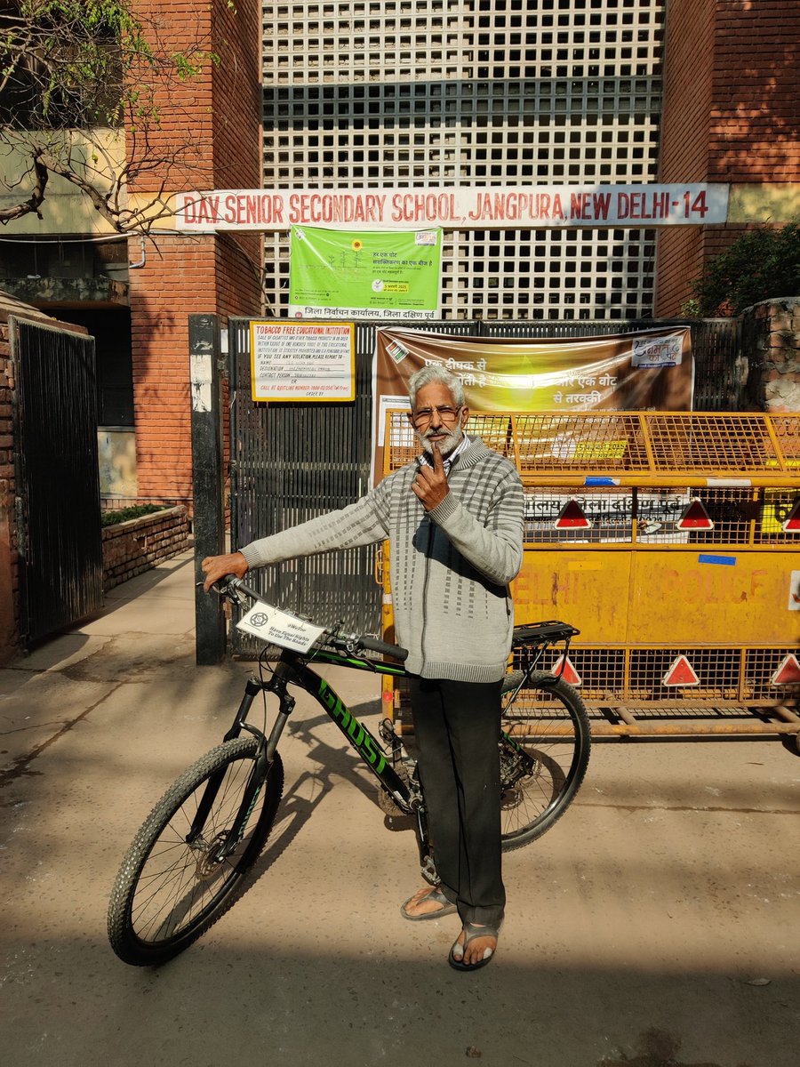 dalipsabharwal's tweet photo. #CycleToVote campaign to #MakeDelhiPollutionfree is getting a great support! Thanks to all those who are participating - waiting for more pics and videos from the participants 🤩.
Together we can make our Delhi liveable ✌️. So happy to see such support from the fellow voters 🙏 https://t.co/tUI3gdZulv