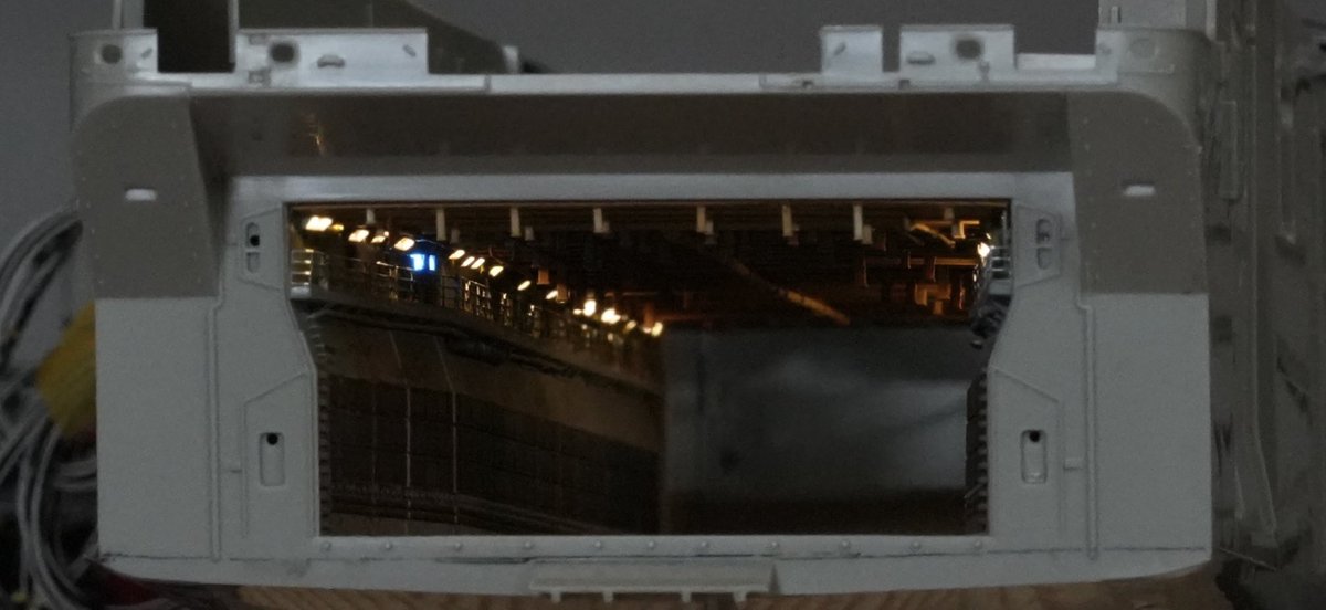 HsuSimpson's tweet image. 1/350 LHD-1 USN WASP well dock finished