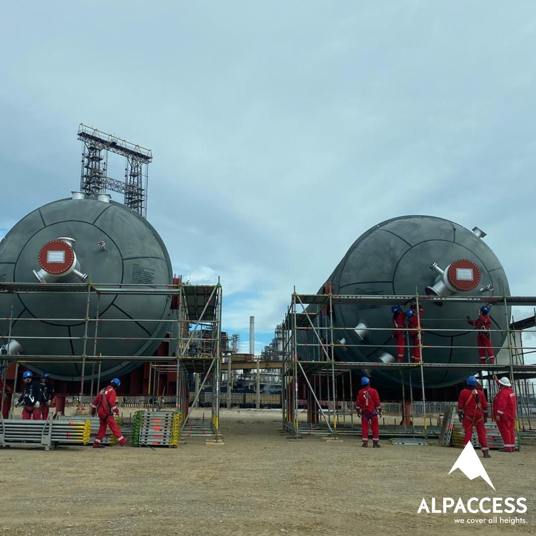 Whether we’re committed on a small or large project, all team members are working together to achieve its objectives. This represents individual commitment to a group effort.