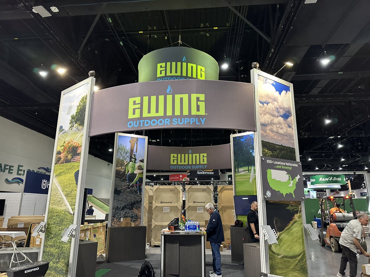ewinggolfguy's tweet photo. Golf Show Starts tomorrow!!!  Come see us at booth 4151.  Congrats to the Ewing Golf Team, Doug Bradshaw, Steve Dockery and Greg Kelley for winning 3 Rain Bird Awards!!! @asuturf, @sdockery24 #EwingGolf #Leanonus https://t.co/3m3ynZufR0