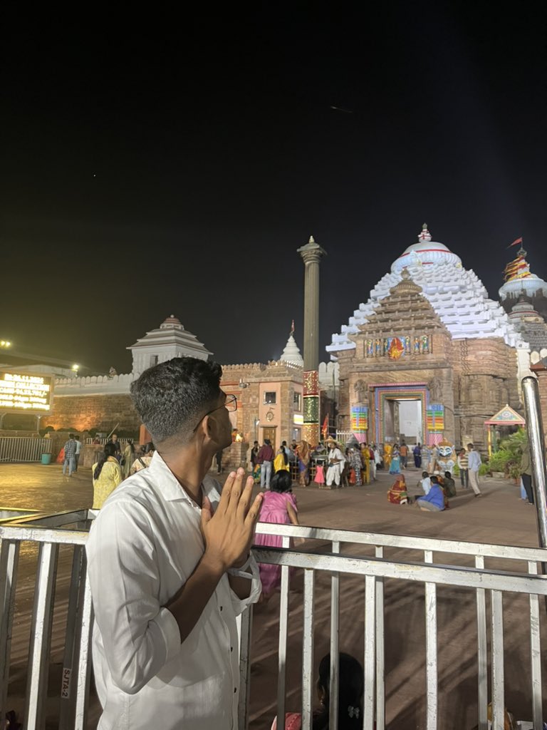ComradeManas003's tweet photo. Blessings from the land of
Prabhu Jagannaath⭕️‼️⭕️
It’s pure bliss visiting #Puri 
#Jagannath #JaiJagannath 
#JagannathDham #Odisha https://t.co/Wz0m4Hau5b
