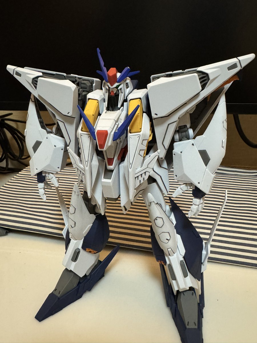 neohagedebu's tweet photo. 退職祝いで貰ったクスィー作ってたら
ツノ折れた寝る https://t.co/mkvMFRSFQx