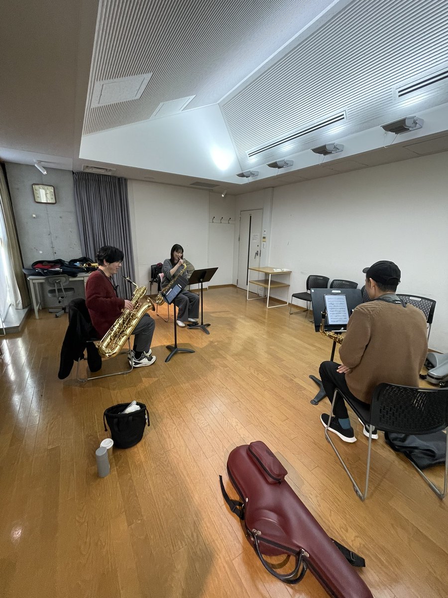 明日はこちらの公演！
大好きな皆様と昨年11月よりコツコツとリハーサルを重ねてついに明日本番です。
全曲新曲、ベリーハード…

アジア作曲家連盟
青年作曲賞コンクールコンサート
kawasaki-sym-hall.jp/events/calenda…