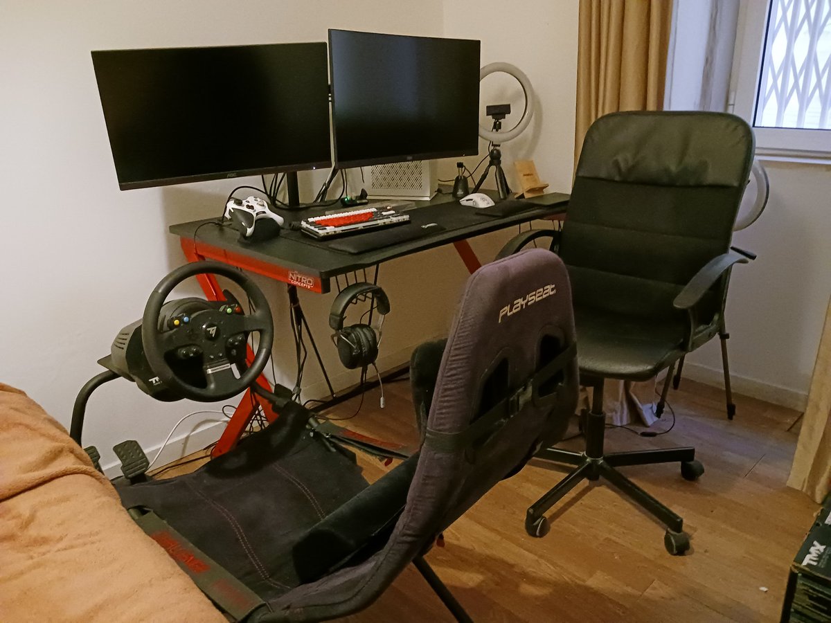 Superdido13's tweet image. What would you do for a powerful setup like this? #GamingPC #PCBuild #TechSetup #FutureProof #GamingLife #CustomPC #PCMasterRace #TechLover #HighPerformance #DreamSetup