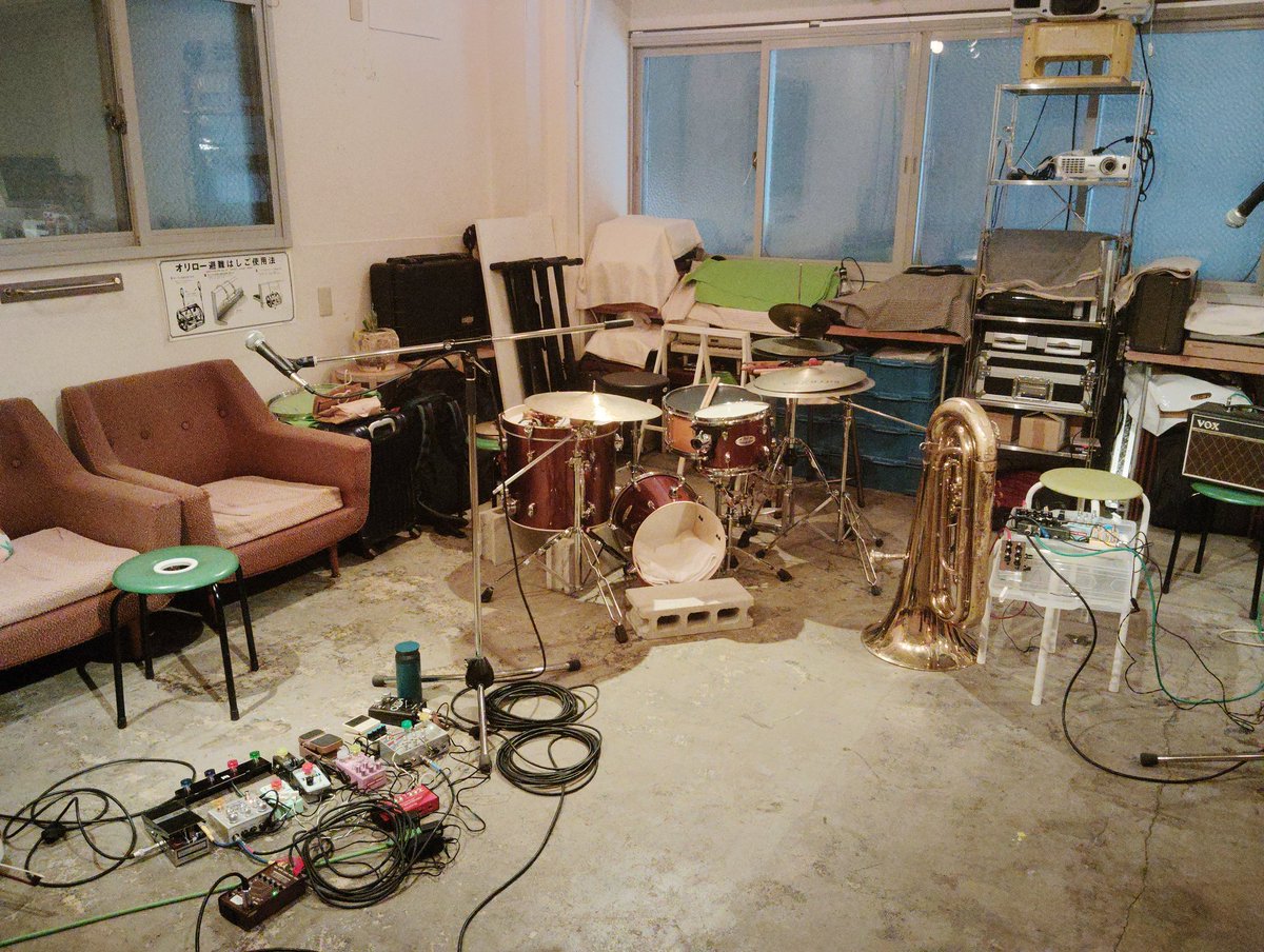 元町駅出口から徒歩30秒 space eauuuにて19時半より お待ちしてます
bloc.jp/daysuke/