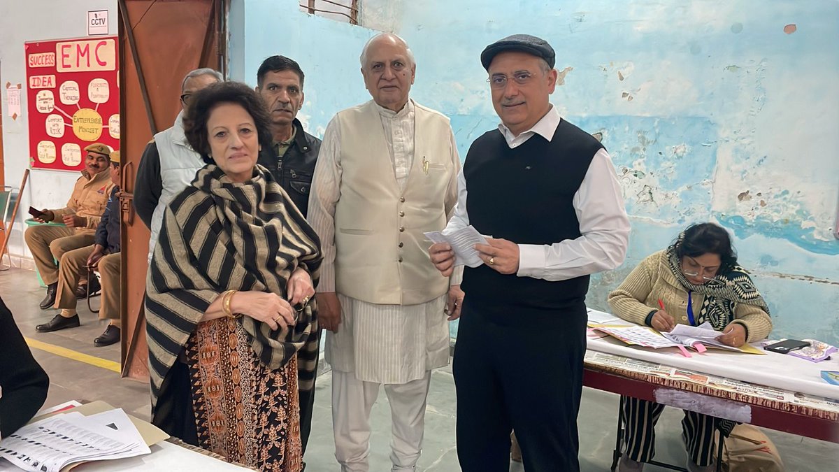 DEO/DM South-East, Delhi (@dmsoutheastdelh) on Twitter photo Ex Governor, Mizoram Sh. Amolak Rattan Kohli and Sh. Nalin Kohli.
<a href="/ECISVEEP/">Election Commission of India</a> <a href="/CeodelhiOffice/">CEO, Delhi Office</a> Ex Governor, Mizoram Sh. Amolak Rattan Kohli and Sh. Nalin Kohli.
<a href="/ECISVEEP/">Election Commission of India</a> <a href="/CeodelhiOffice/">CEO, Delhi Office</a>