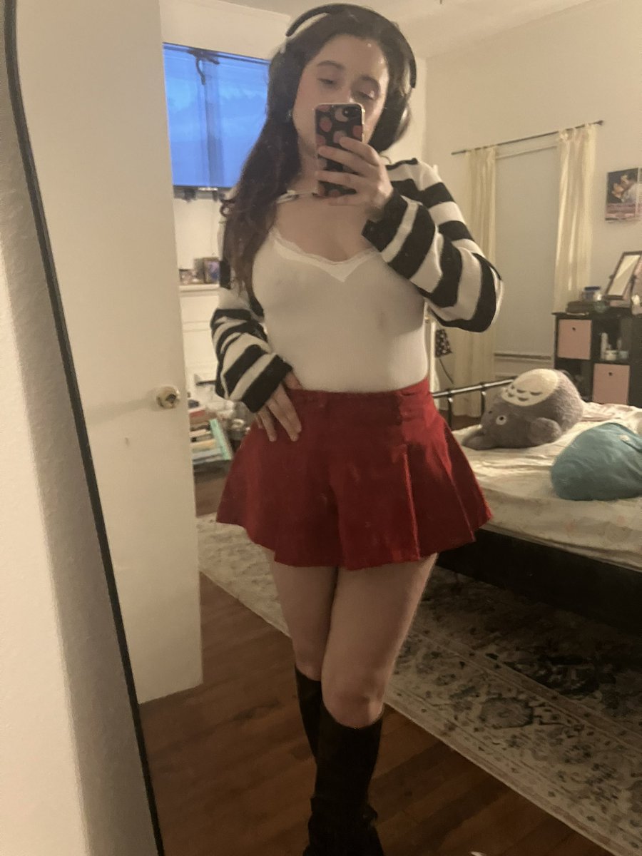 Jennifer Johnson (@jen_khruew) on Twitter photo 